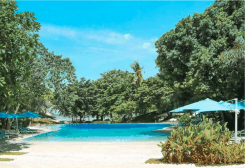 Tambuli Seaside Resort pool and grounds